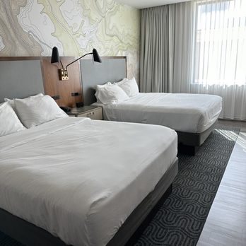 Embassy Suites by Hilton Amarillo Downtown — Guest room