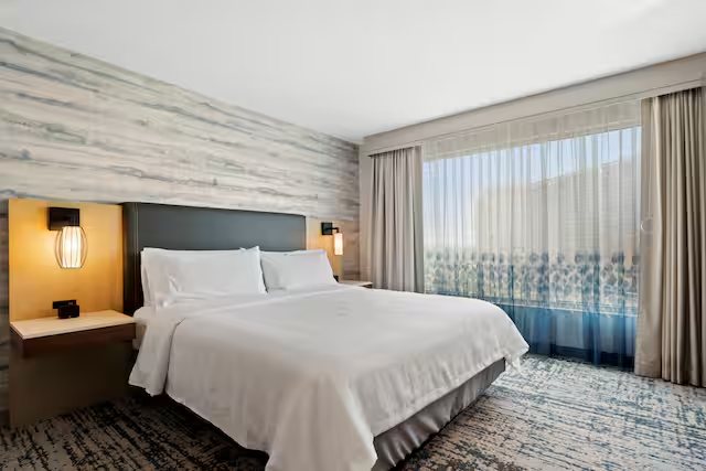 Embassy Suites by Hilton Anaheim North — Guest room