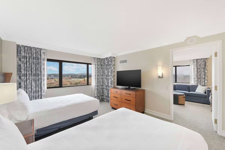 Embassy Suites by Hilton Anaheim Orange — Guest room