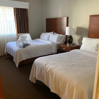 Embassy Suites by Hilton Flagstaff — Guest room