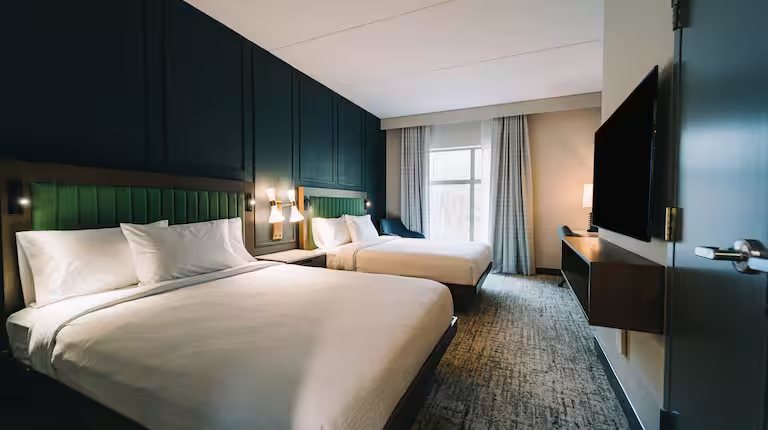 Embassy Suites by Hilton Gatlinburg Resort — Guest room