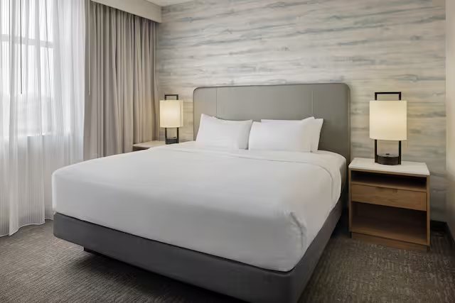 Embassy Suites By Hilton Lexington uk Coldstream — Guest room