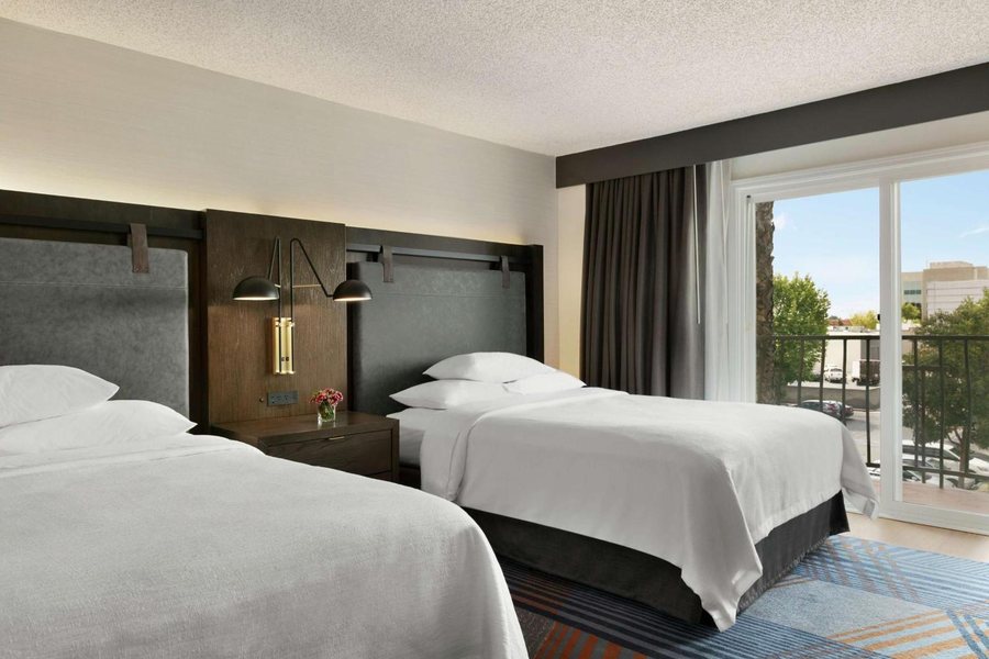 Embassy Suites by Hilton Los Angeles Downey — Guest room