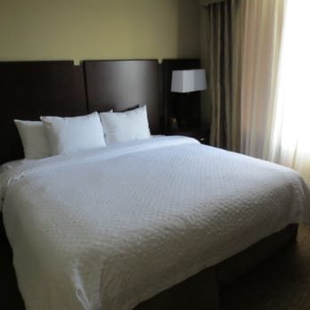 Embassy Suites by Hilton Minneapolis North — Guest room