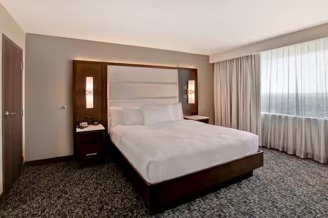 Embassy Suites by Hilton Oklahoma City Northwest — Guest room