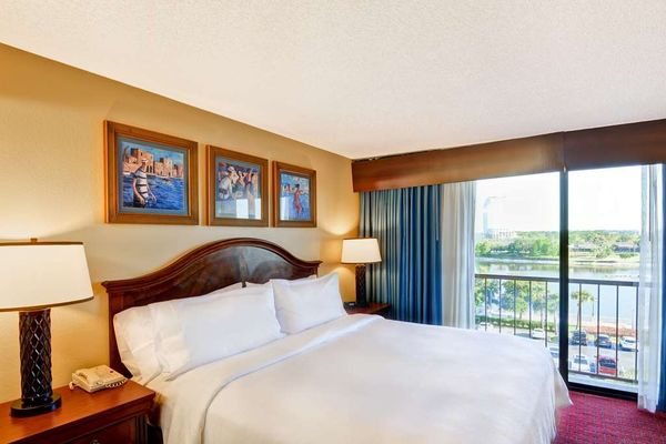 Embassy Suites By Hilton Orlando North — Guest room