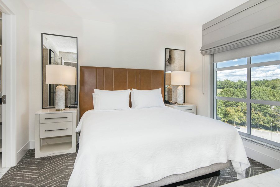 Embassy Suites by Hilton Raleigh Durham Airport Brier Creek — Guest room