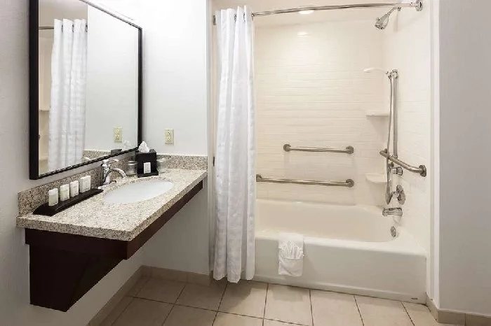 Embassy Suites By Hilton Tampa Downtown Convention Center Tampa Florida — Bathroom