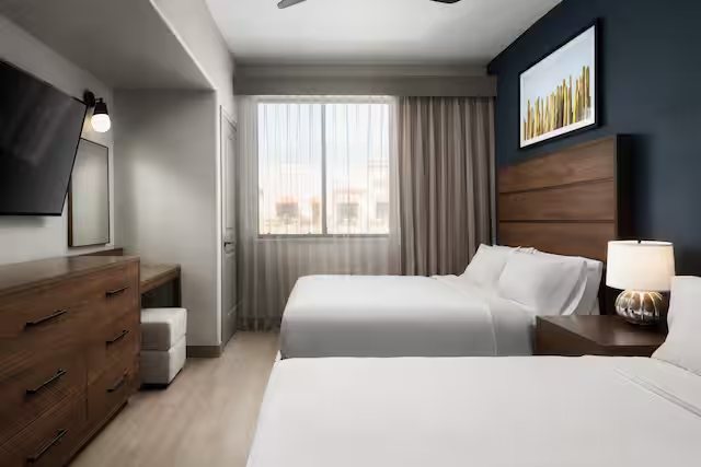 Embassy Suites by Hilton Tucson East — Guest room