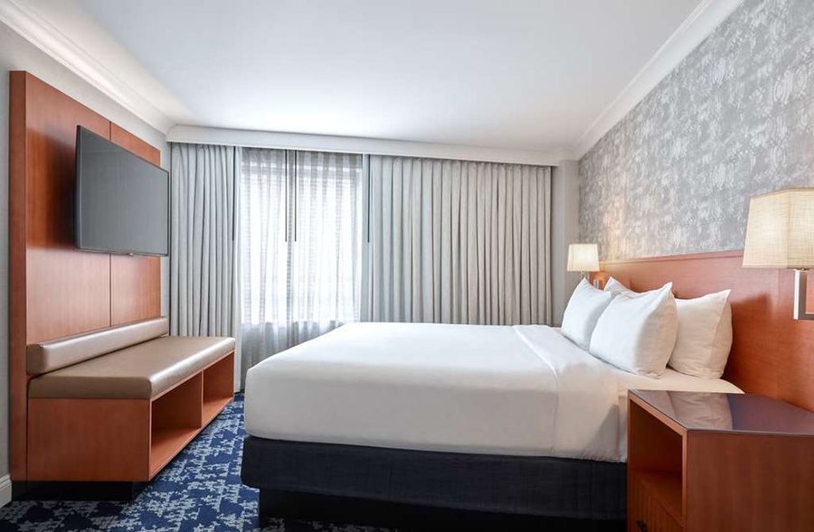 Embassy Suites by Hilton Washington DC Convention Center Washington DC District of — Guest room