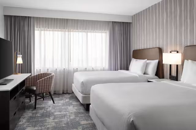 Embassy Suites By Hilton Winston Salem — Guest room