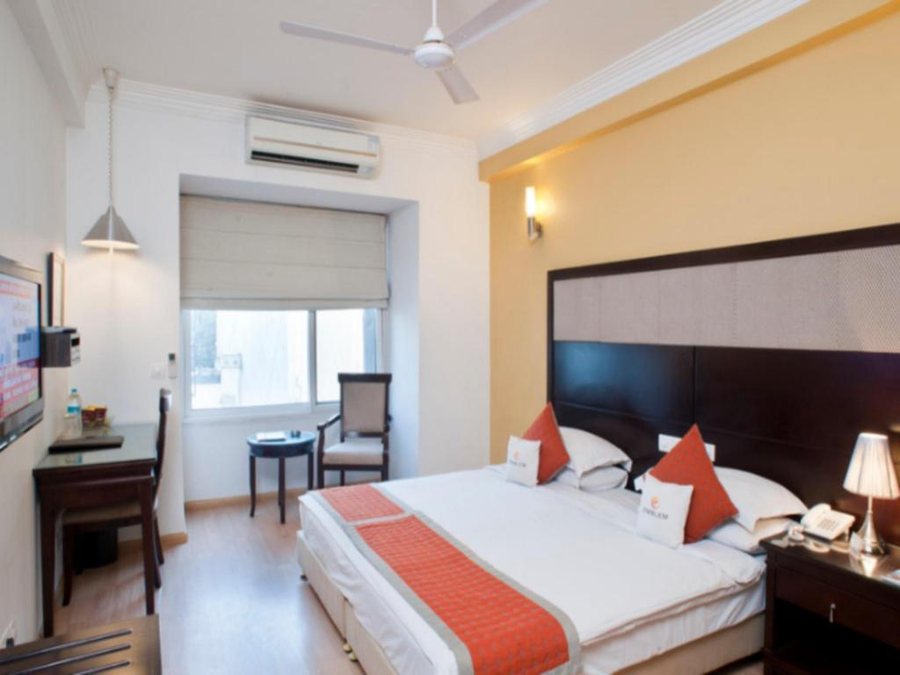 Emblem Hotel New Friends Colony — Guest room