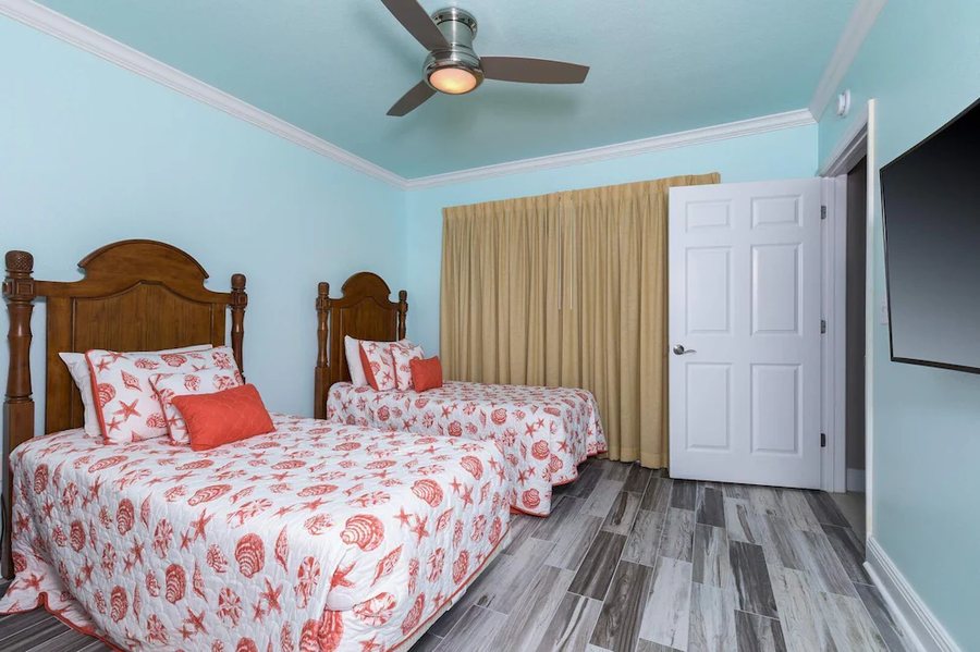 Emerald Beach Resort — Guest room