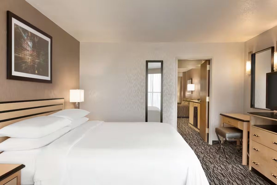 Emerald suites convention center Las Vegas Nevada — Guest room
