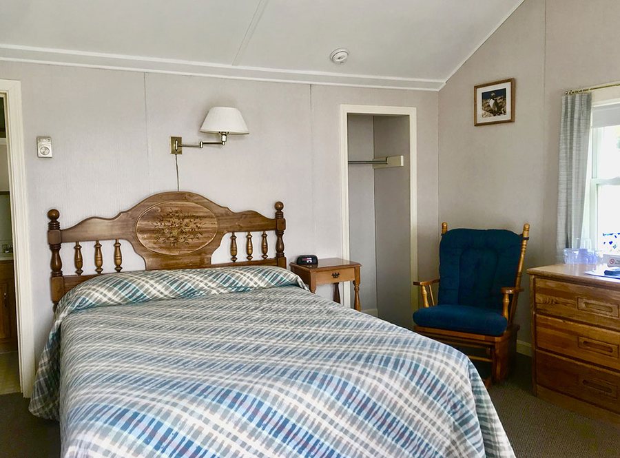 Emery s Cottages on the Shore — Guest room