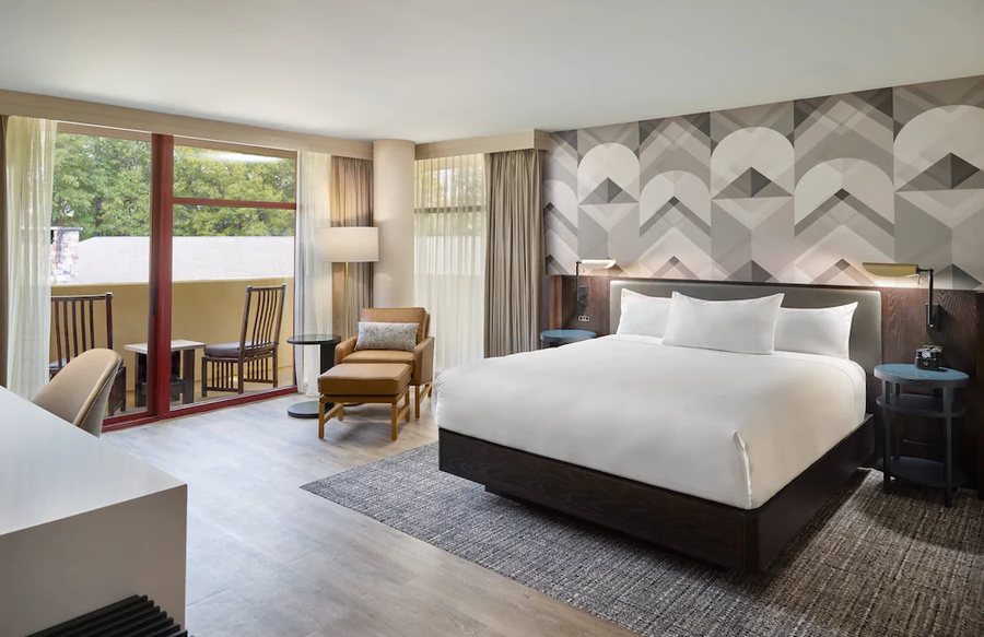 Emory Conference Center Hotel — Guest room
