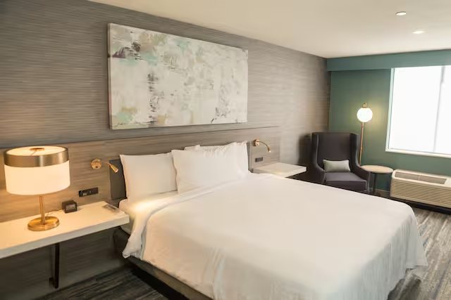 Empire Inn Los Angeles California — Guest room