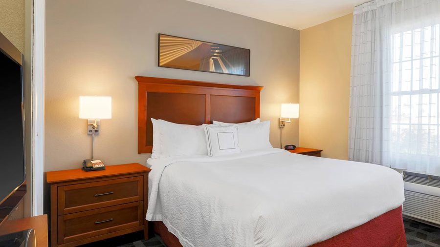 Encore Cactus Gardens — Guest room