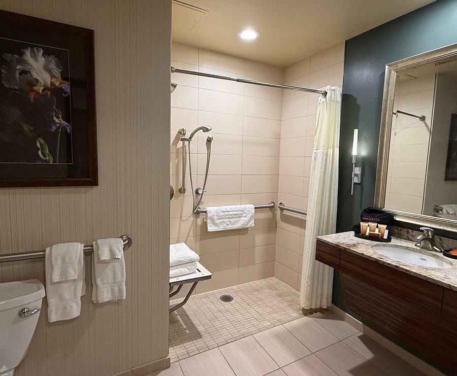 Encore Countryside — Bathroom