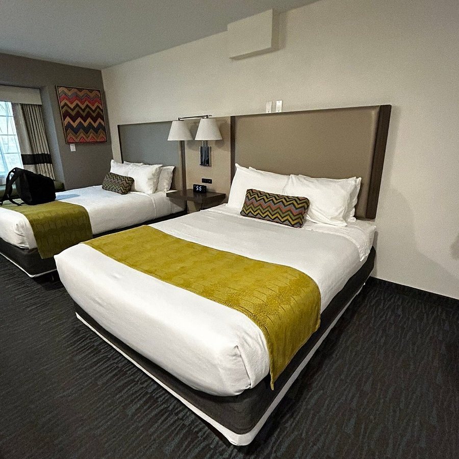 Encore Foothill Village — Guest room