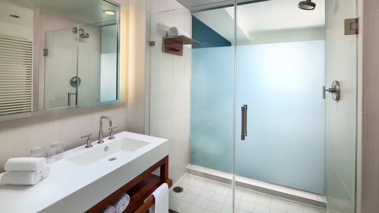 Encore Sunshine Holiday — Bathroom