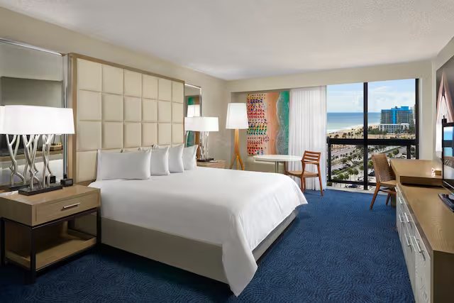 Encore Sunshine Holiday — Guest room