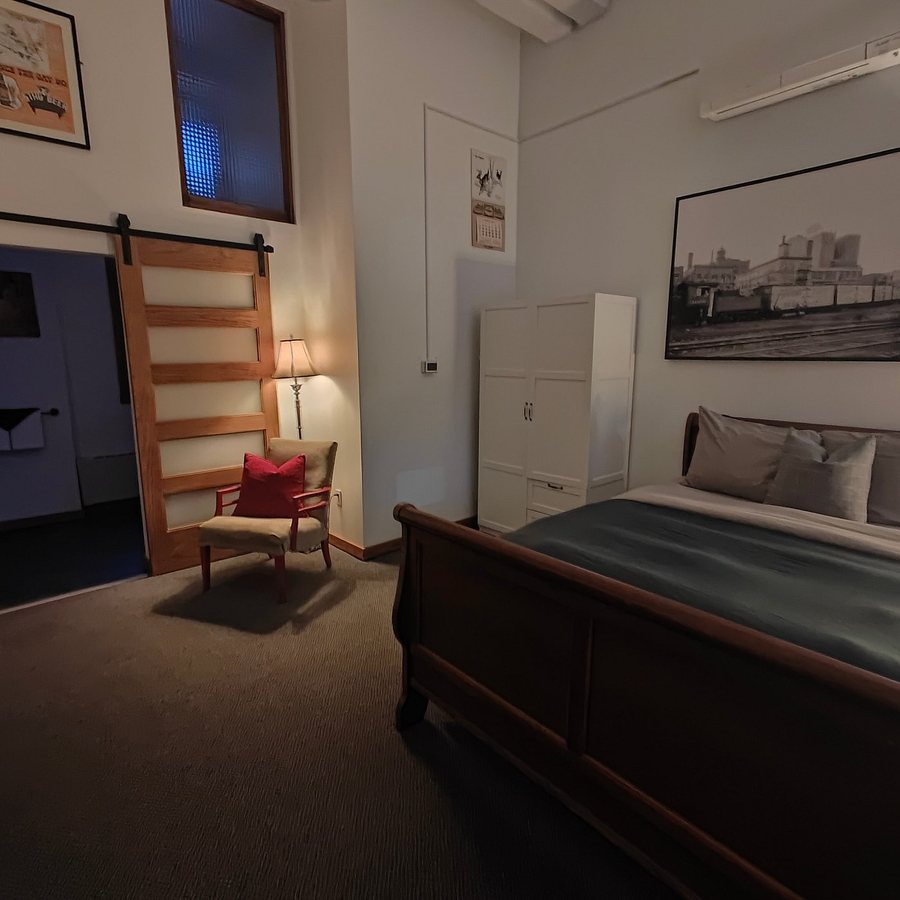 Endion Station Inn — Guest room