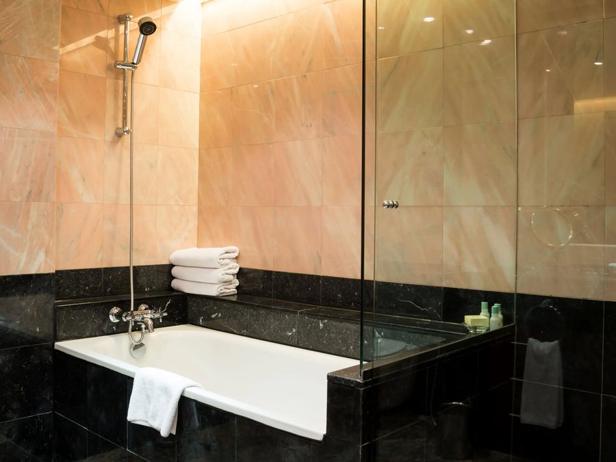 Endless Comfort Hotel Istanbul — Bathroom
