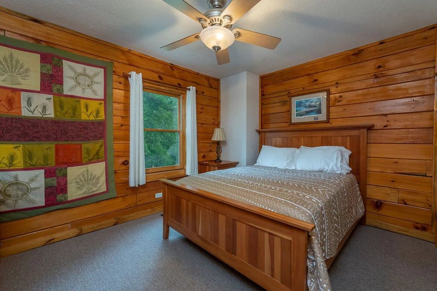 Engadine Inn And Cabins — Guest room