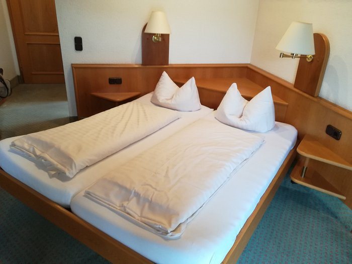 Enjoyhotel Zur Krone — Guest room