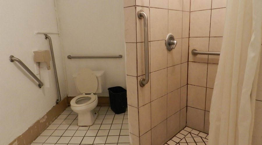 Entella Hotel — Bathroom