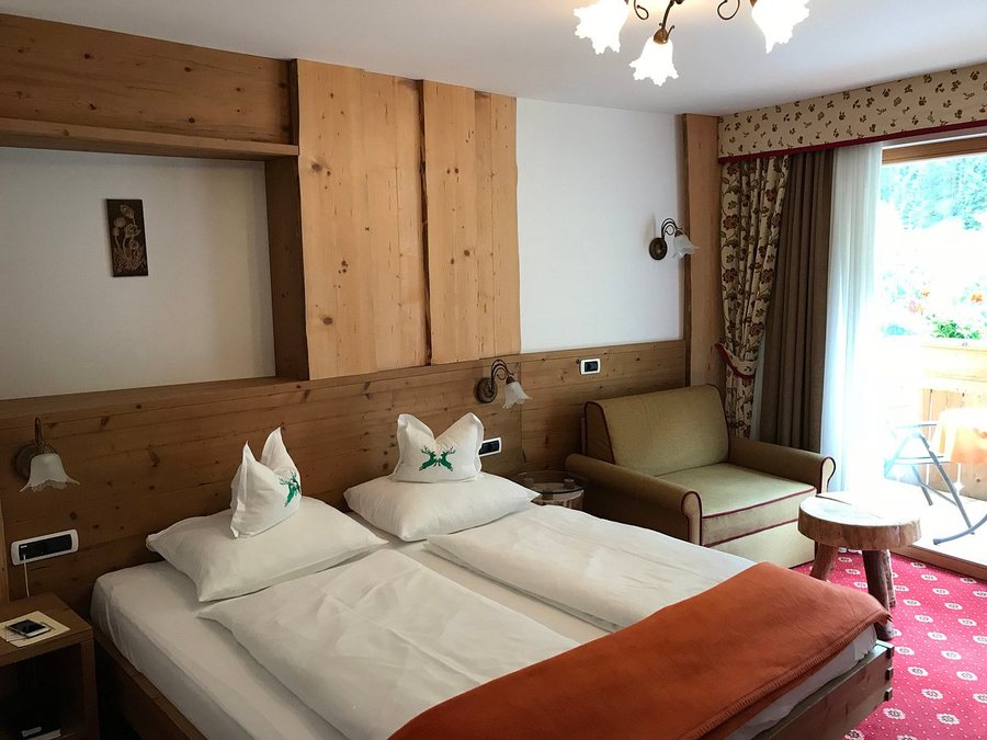 Enzianhutte Antholz — Guest room