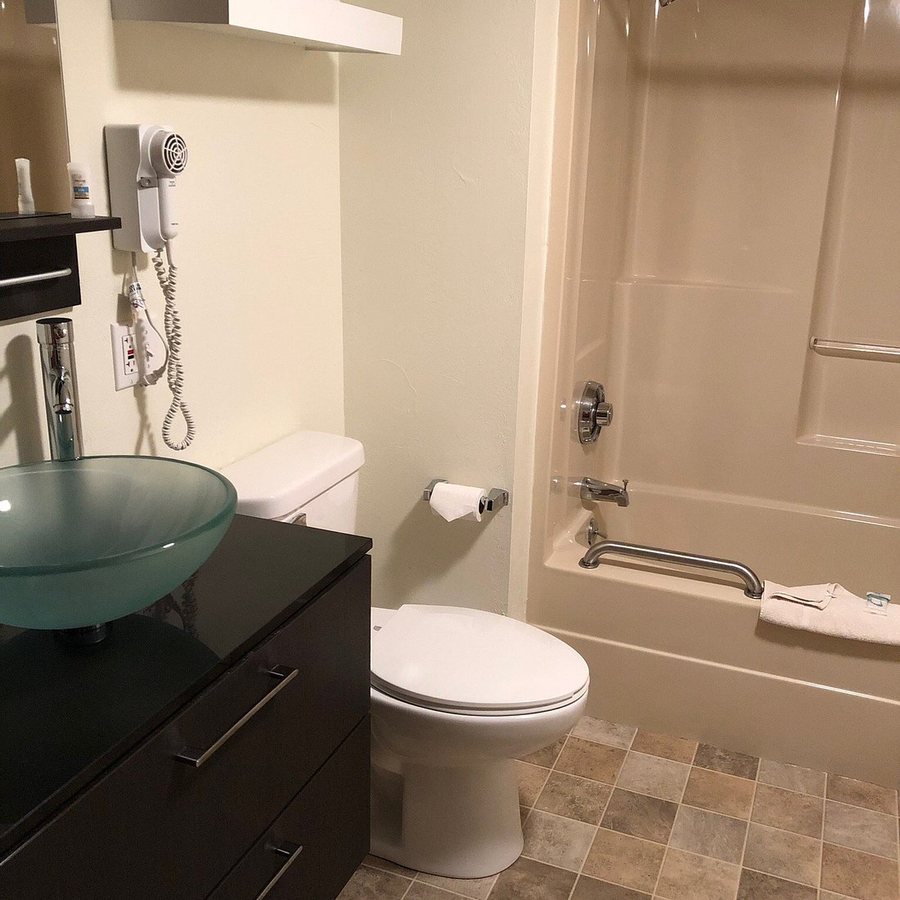 Ephraim Motel — Bathroom