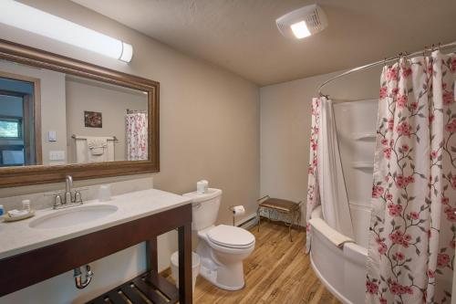 Ephraim Village Cottages — Bathroom