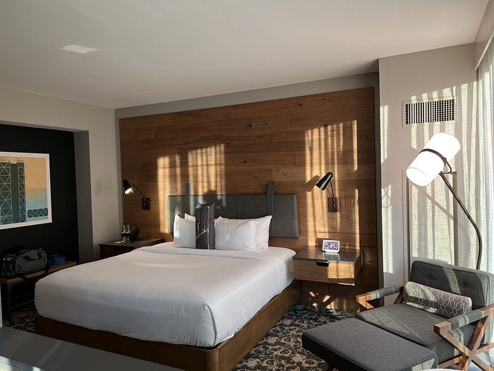 Epicurean Atlanta Autograph Collection — Guest room