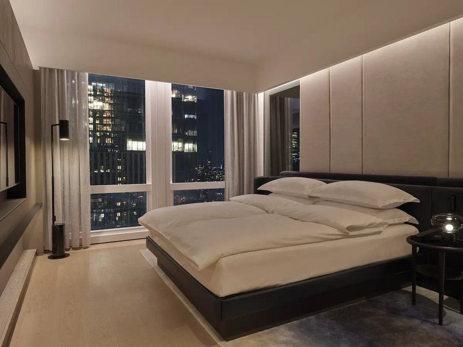 Equinox Hotel New York — Guest room