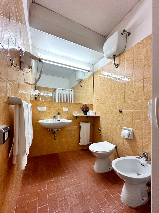 Eraora Hotel Village Paestum — Bathroom