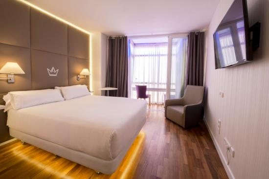 Erase un Hotel — Guest room