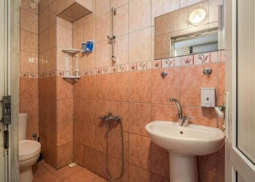 Erenler Hostel Hotel Istanbul — Bathroom