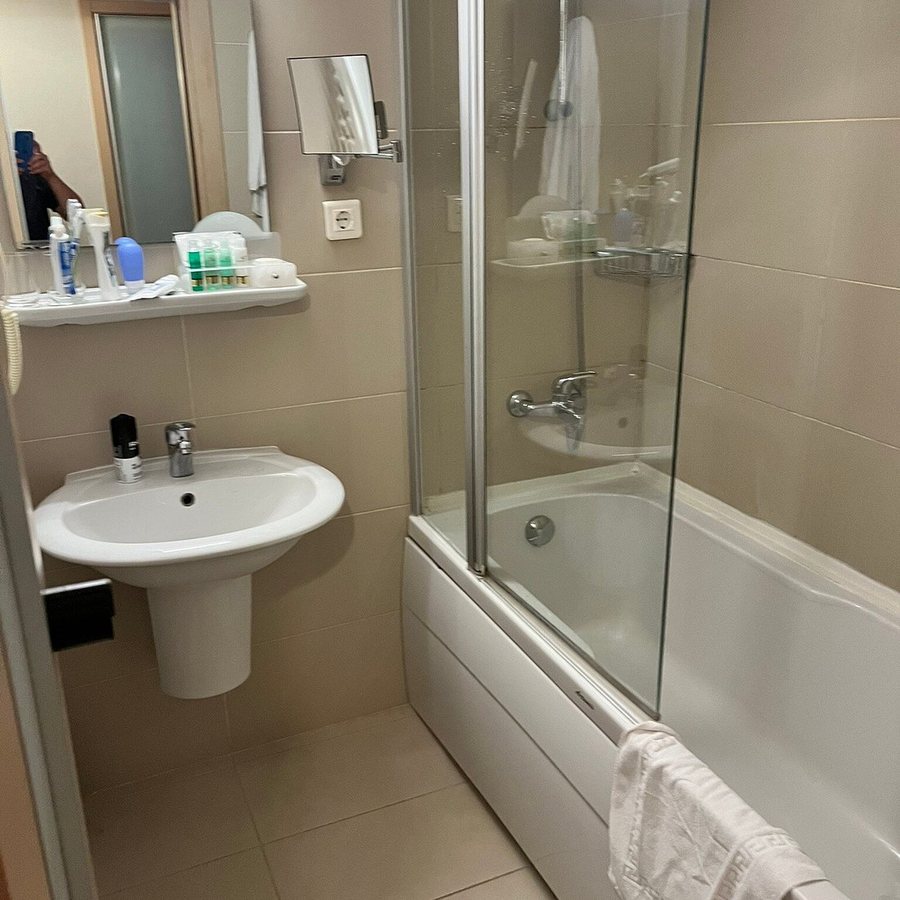 Eresin Hotels Express Istanbul — Bathroom