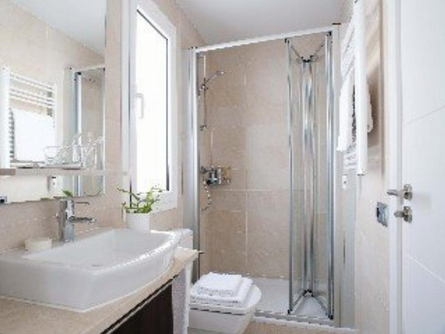 Eric Vokel Gran Via Suites Barcelona Catalonia — Bathroom