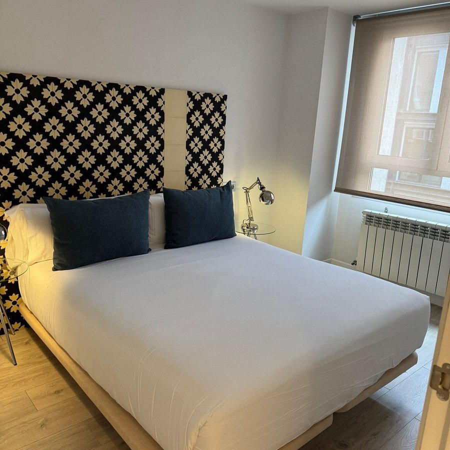 Eric Vokel Madrid Suites — Guest room