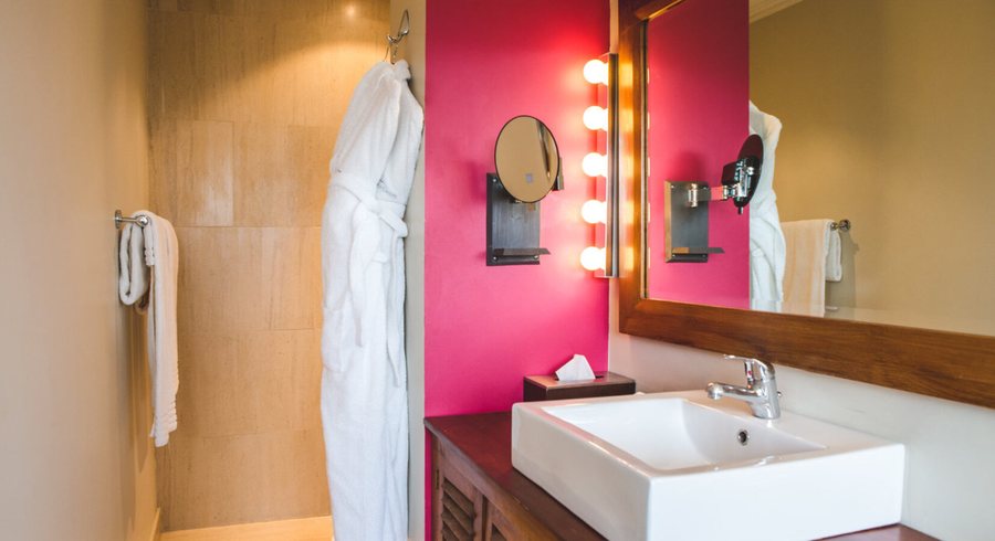Ermitage de Corton — Bathroom