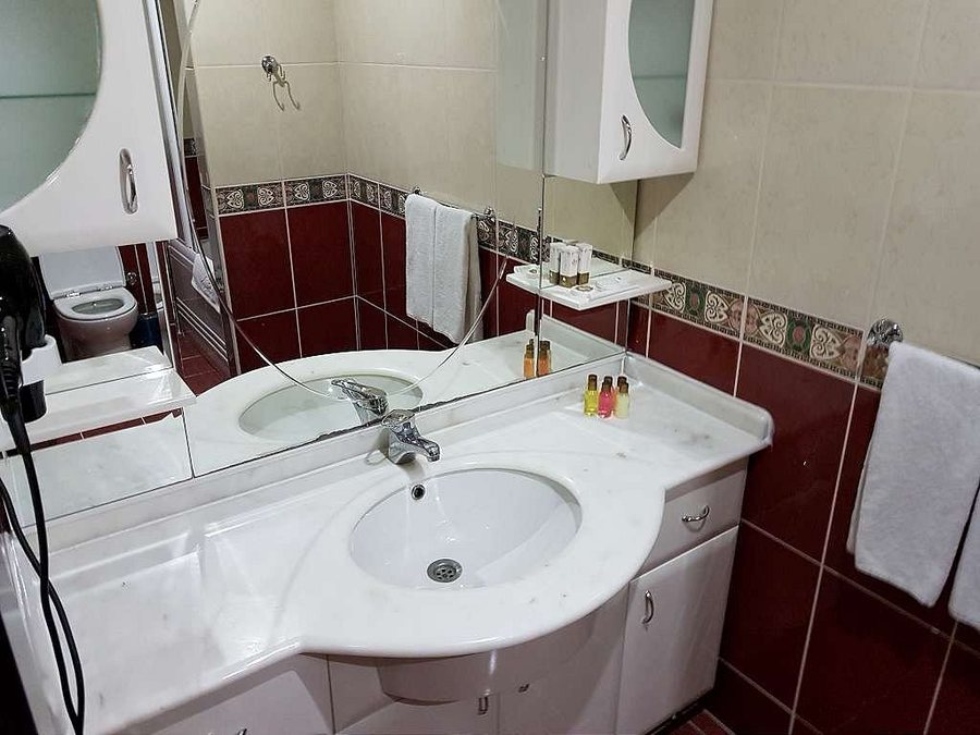 Eser Diamond Hotel Convention Center Istanbul — Bathroom