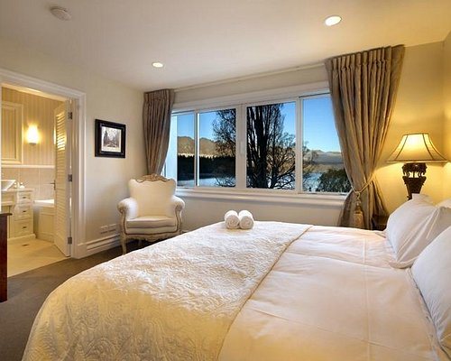 Esplanade Queenstown — Guest room