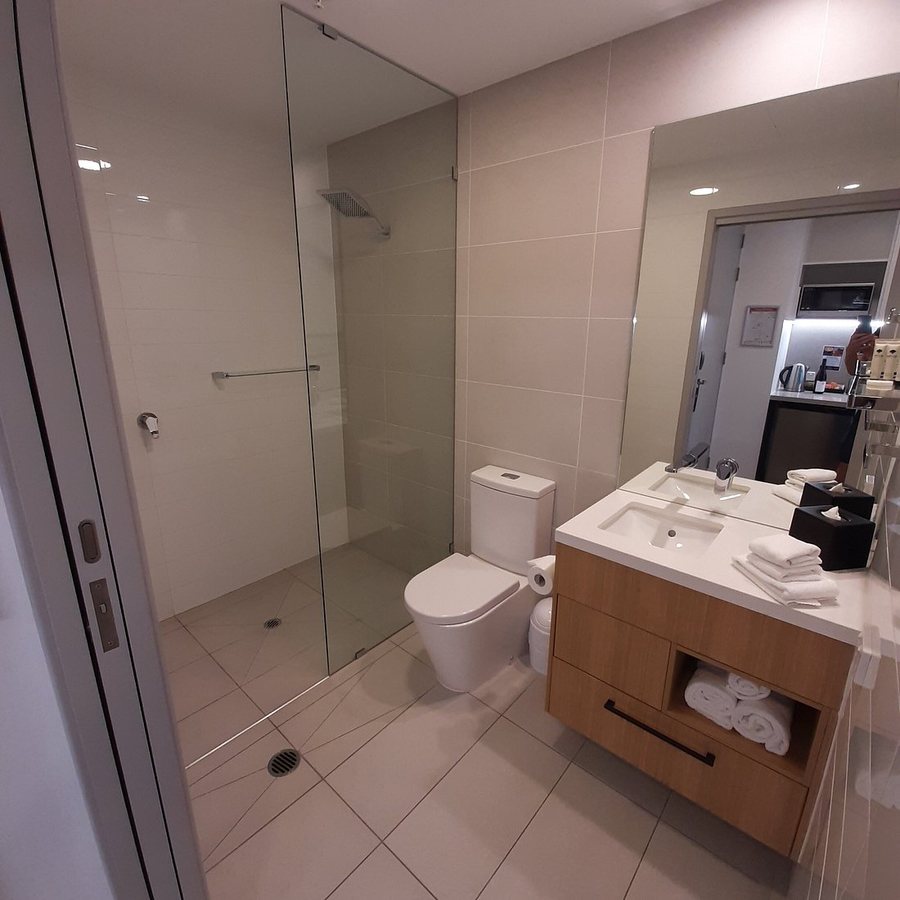 Essence Apartments Chermside — Bathroom