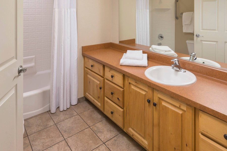 Estancia Resort — Bathroom