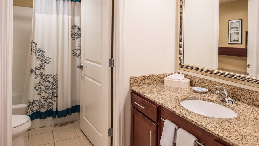 Etage Executive Living — Bathroom