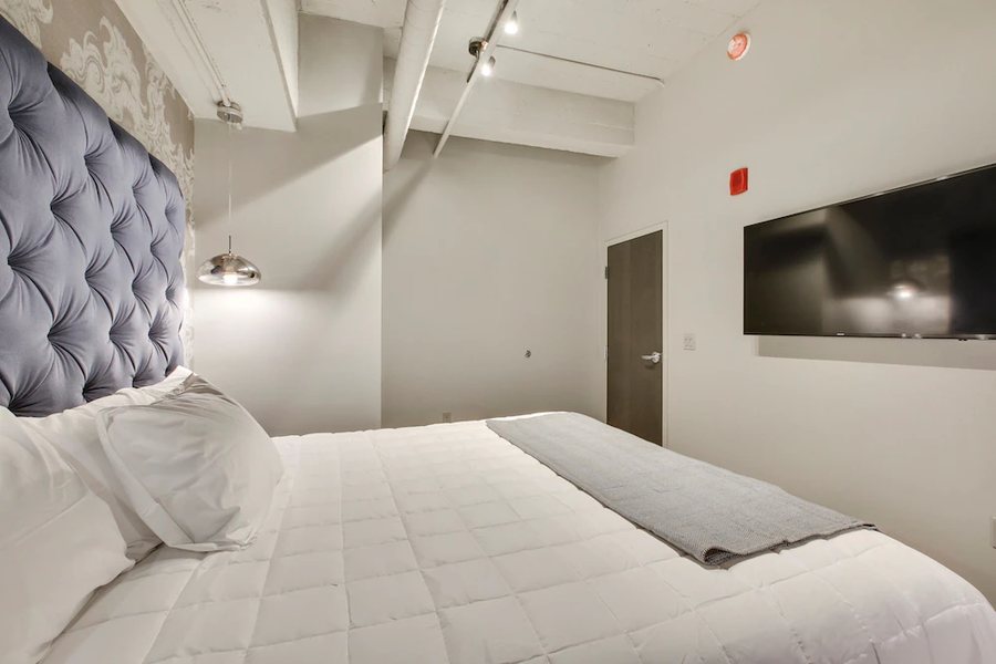 Etage Executive Living — Guest room