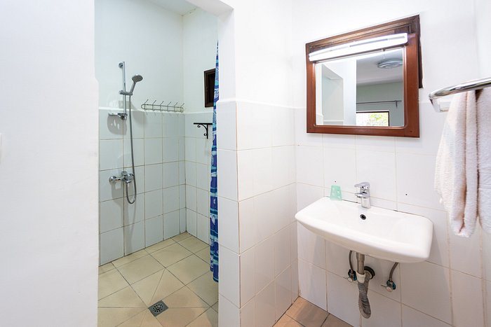 Eulophiella — Bathroom